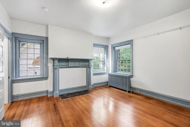 443 SAINT DAVIDS AVE, Wayne, PA 19087