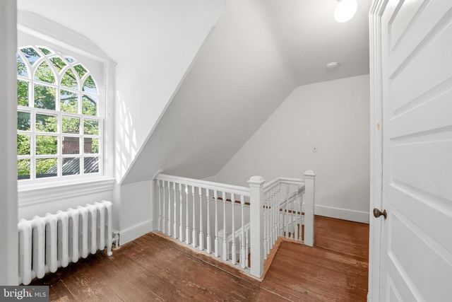 443 SAINT DAVIDS AVE, Wayne, PA 19087