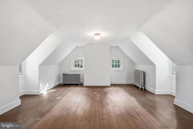 443 SAINT DAVIDS AVE, Wayne, PA 19087