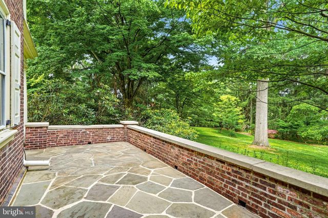 443 SAINT DAVIDS AVE, Wayne, PA 19087