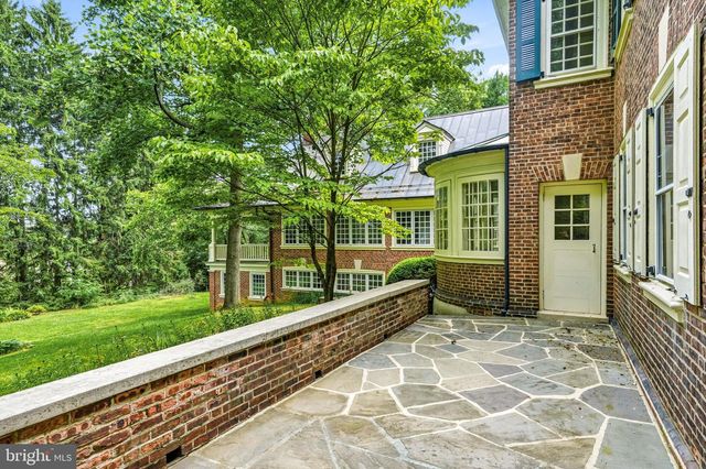 443 SAINT DAVIDS AVE, Wayne, PA 19087