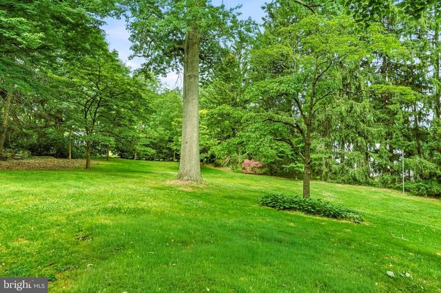 443 SAINT DAVIDS AVE, Wayne, PA 19087