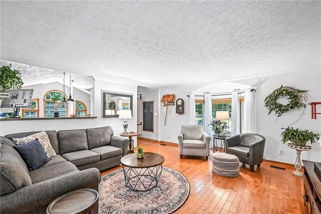 78 Folk Rd, Delaware Twp, PA 16124