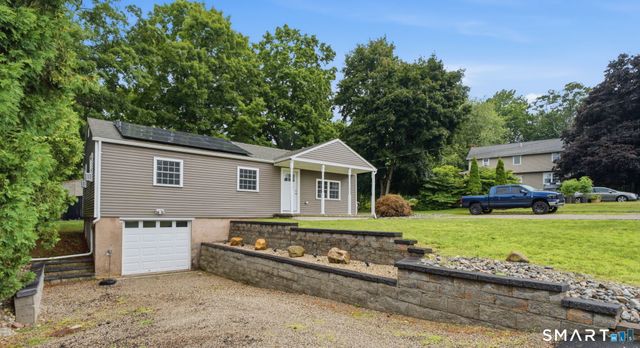 11 Lake Road, Portland, CT 06480
