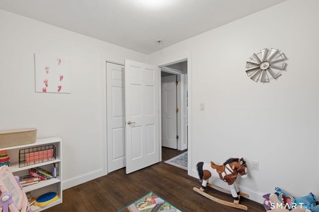 11 Lake Road, Portland, CT 06480