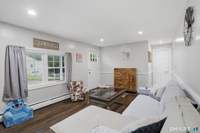 11 Lake Road, Portland, CT 06480