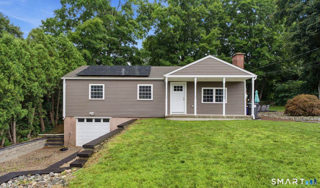 11 Lake Road, Portland, CT 06480