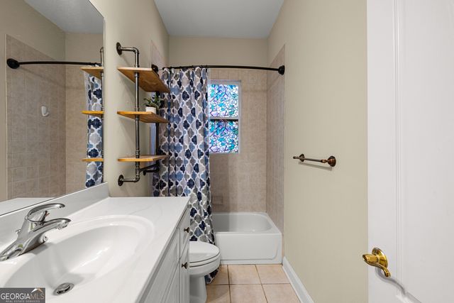 212 Arbor Springs North Drive, Newnan, GA 30265