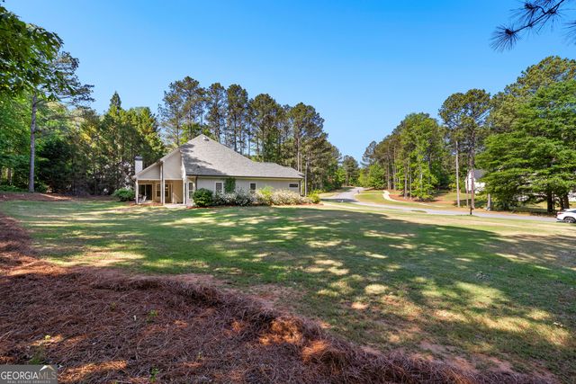 212 Arbor Springs North Drive, Newnan, GA 30265