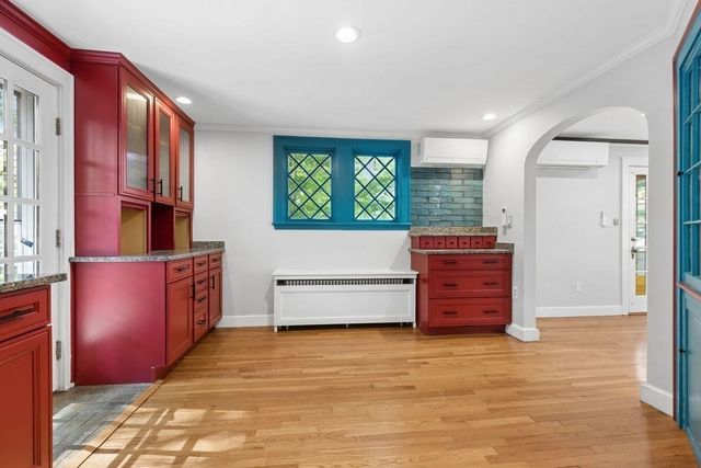 36 Risley Rd, Brookline, MA 02467