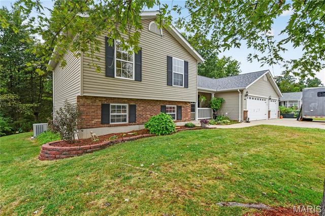 500 Candlestick Court, Warrenton, MO 63383