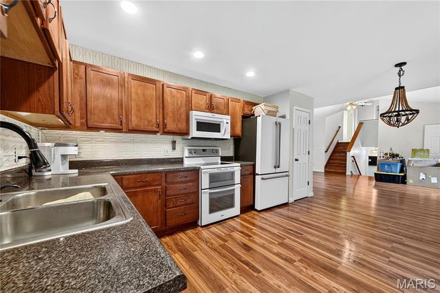 500 Candlestick Court, Warrenton, MO 63383