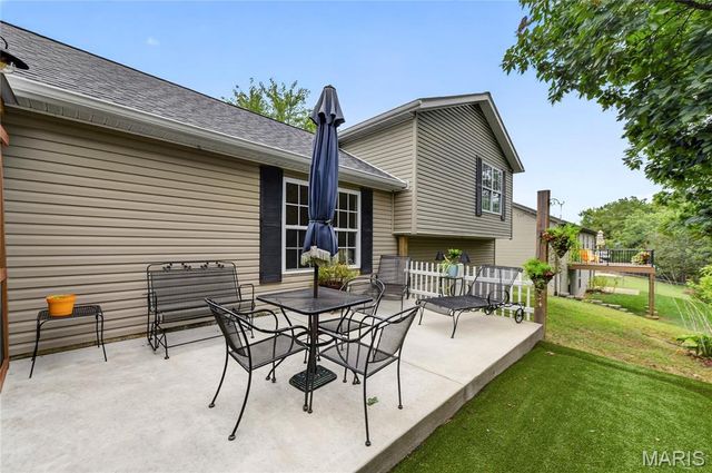 500 Candlestick Court, Warrenton, MO 63383