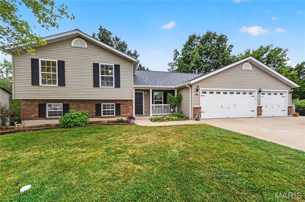 500 Candlestick Court, Warrenton, MO 63383