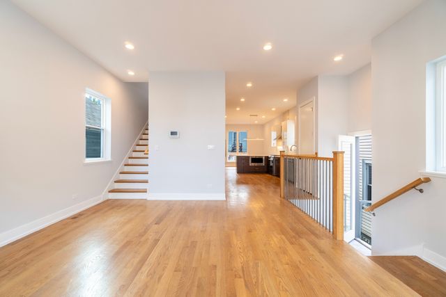 1920 S Shelby Court, Chicago, IL 60608