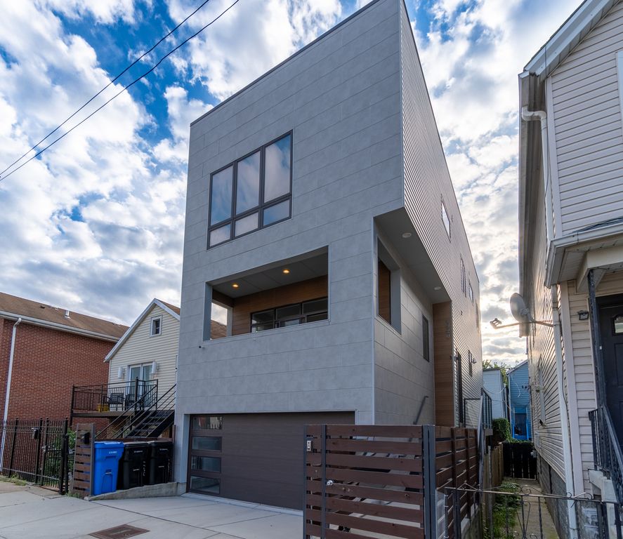 1920 S Shelby Court, Chicago, IL 60608