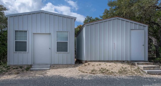 319 Bent River, Concan, TX 78838