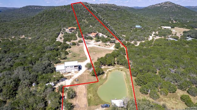 319 Bent River, Concan, TX 78838