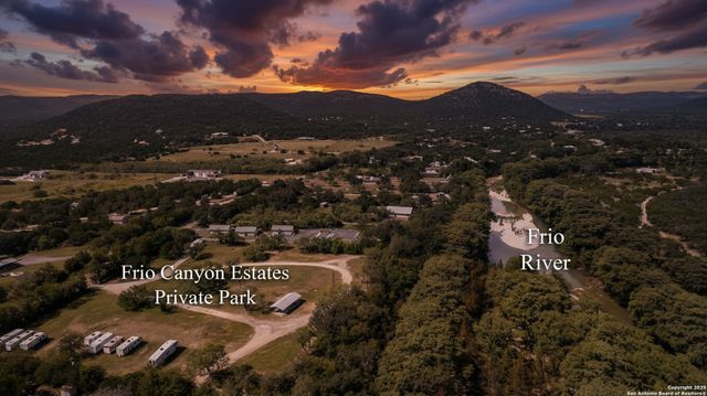 319 Bent River, Concan, TX 78838