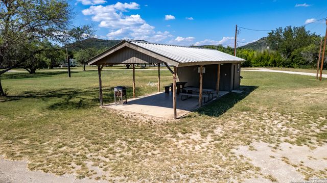 319 Bent River, Concan, TX 78838