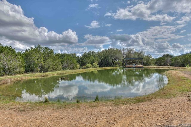 319 Bent River, Concan, TX 78838