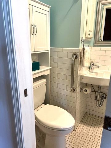 5 Glenmont Rd, Boston, MA 02135