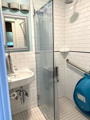 5 Glenmont Rd, Boston, MA 02135