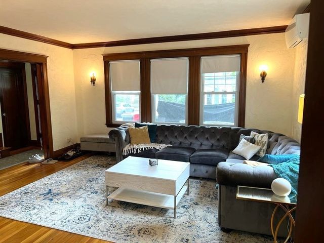 5 Glenmont Rd, Boston, MA 02135