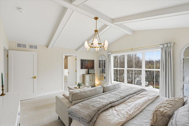 124 Chicago Avenue N, Wayzata, MN 55391