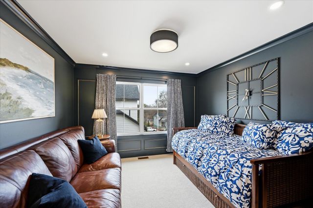 124 Chicago Avenue N, Wayzata, MN 55391