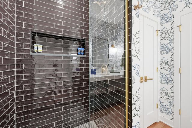 124 Chicago Avenue N, Wayzata, MN 55391