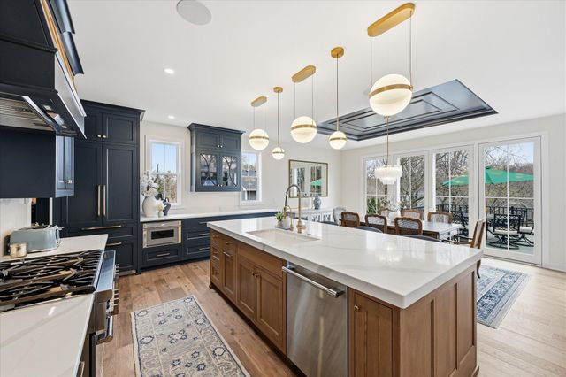 124 Chicago Avenue N, Wayzata, MN 55391