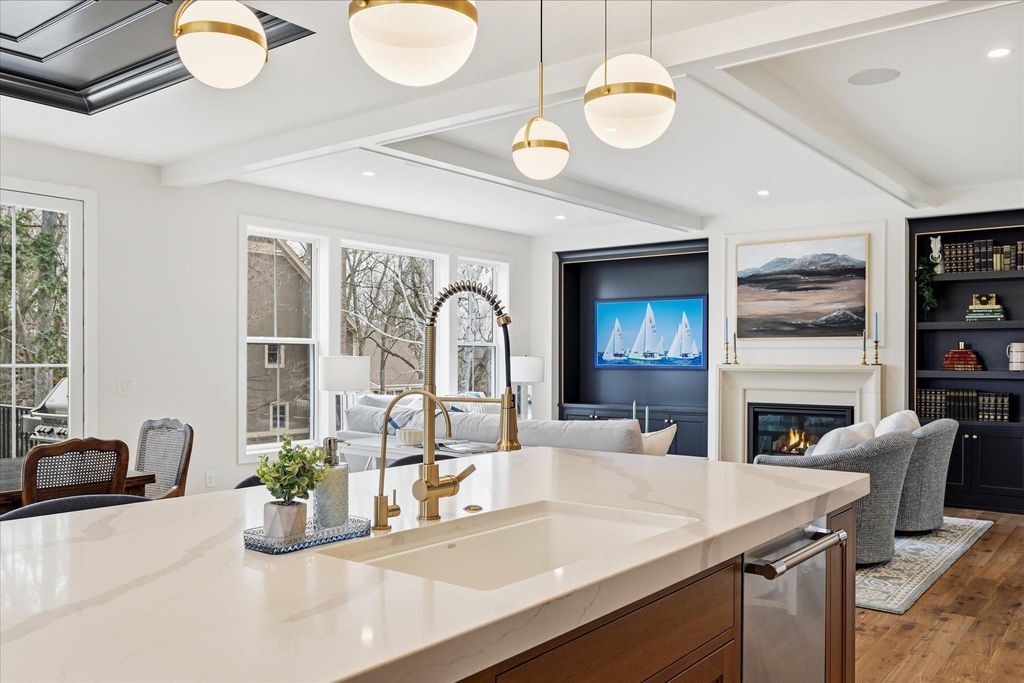124 Chicago Avenue N, Wayzata, MN 55391 — photo 2