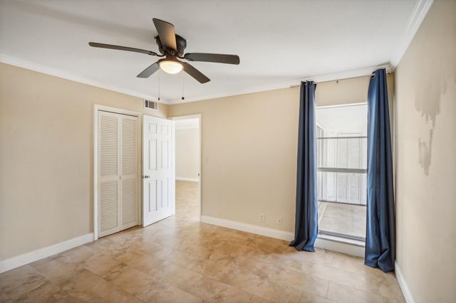 3040 NE 16th Avenue 402, Oakland Park, FL 33334