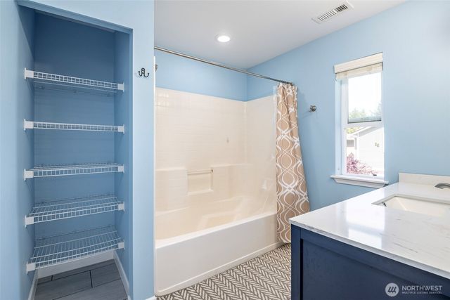 1186 Griggs Street, Dupont, WA 98327