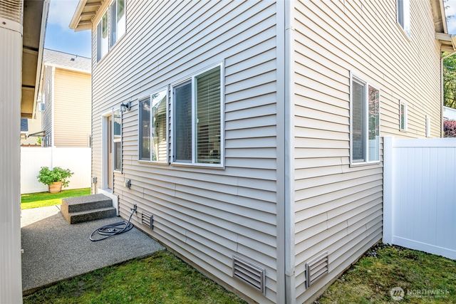 1186 Griggs Street, Dupont, WA 98327