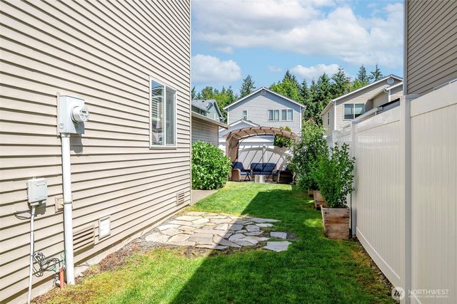 1186 Griggs Street, Dupont, WA 98327