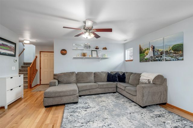 1186 Griggs Street, Dupont, WA 98327