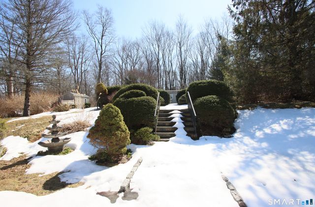 20 Smoke Hill Drive, New Fairfield, CT 06812