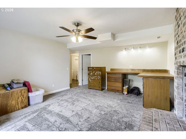 740 Se CAMELLIA Ct, Hillsboro, OR 97123