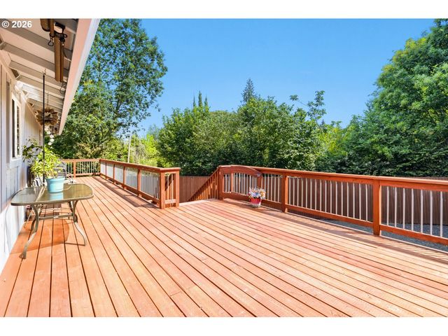 740 Se CAMELLIA Ct, Hillsboro, OR 97123