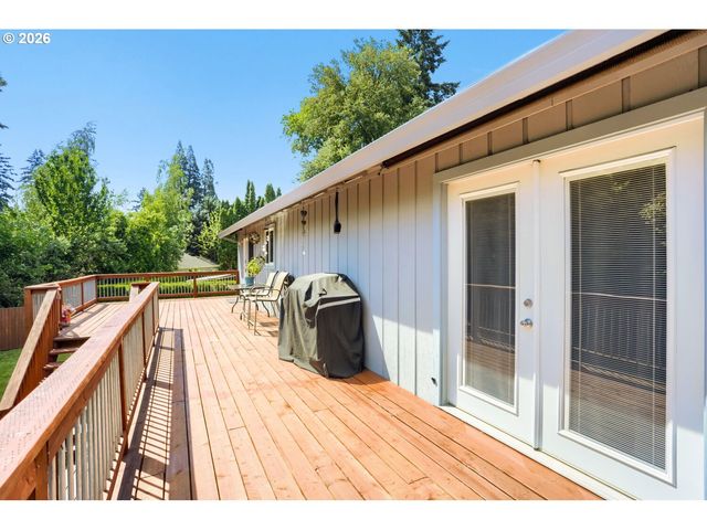 740 Se CAMELLIA Ct, Hillsboro, OR 97123