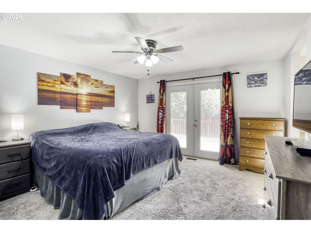 740 Se CAMELLIA Ct, Hillsboro, OR 97123