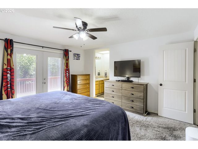 740 Se CAMELLIA Ct, Hillsboro, OR 97123