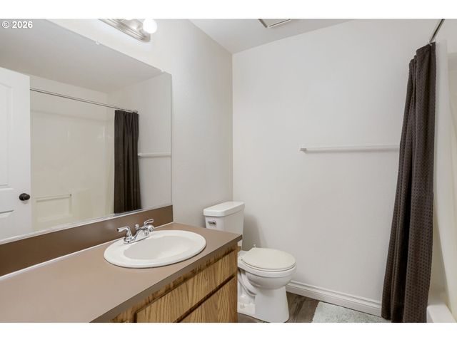 740 Se CAMELLIA Ct, Hillsboro, OR 97123