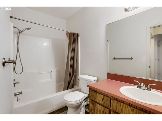 740 Se CAMELLIA Ct, Hillsboro, OR 97123