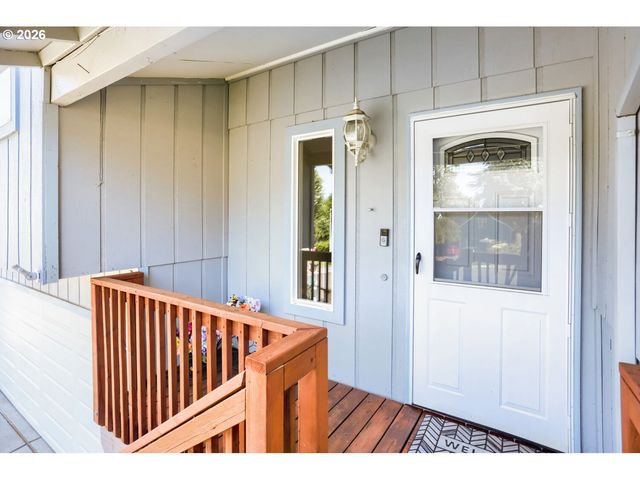 740 Se CAMELLIA Ct, Hillsboro, OR 97123