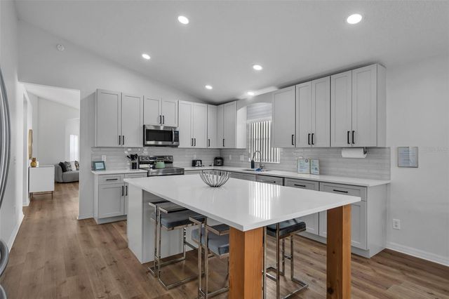 412 DOWNING CIRCLE, Davenport, FL 33897