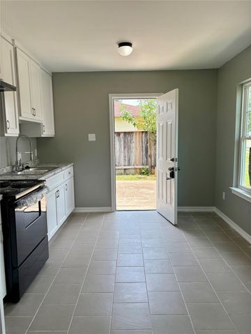 1108 Jackson Avenue, Pasadena, TX 77506