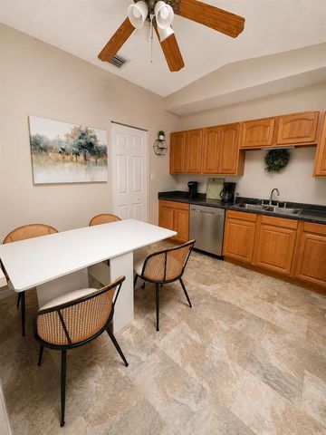 1433 Captains Walk 18a, Fort Pierce, FL 34950